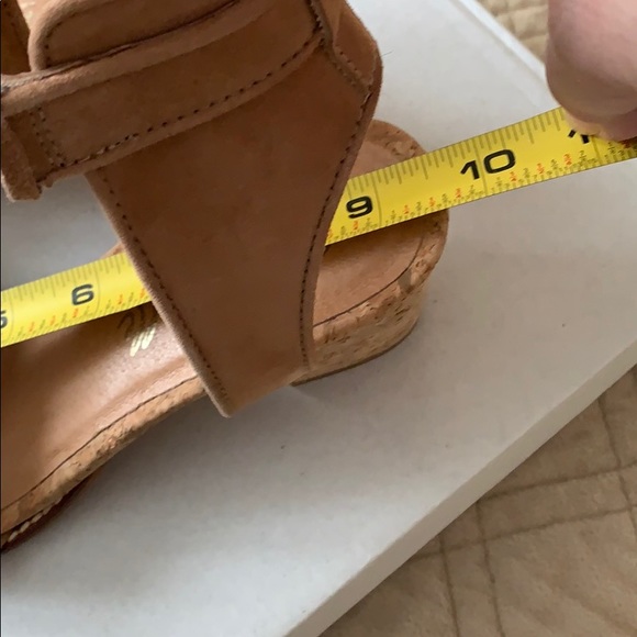 New in box  Suede Sandals, size 38 - Picture 7 of 8